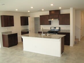 2962 Saltillo Ln in Las Vegas, NV - Building Photo - Building Photo