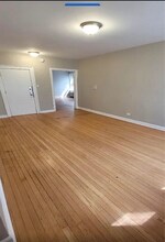 6926 S Oglesby Ave in Chicago, IL - Building Photo - Building Photo