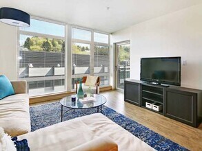 Youngstown Flats in Seattle, WA - Building Photo - Building Photo