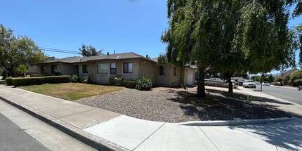 1351 Diablo Dr in Hollister, CA - Building Photo - Building Photo