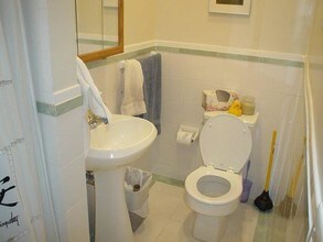 21 Gibbs St in Brookline, MA - Foto de edificio - Building Photo