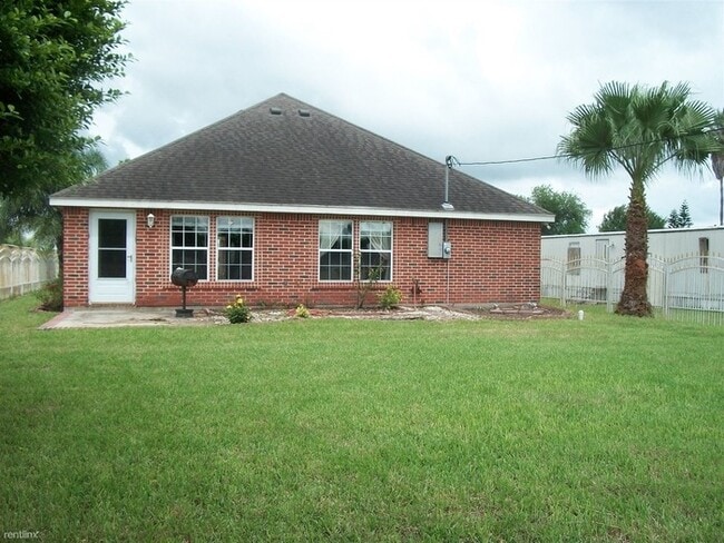 213 Fleetwood Ave in La Feria, TX - Building Photo - Building Photo