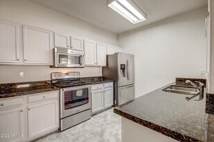 11260 N 92nd St in Scottsdale, AZ - Building Photo