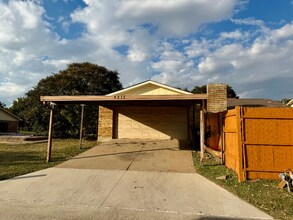 4836 Brandenburg Ln in The Colony, TX - Foto de edificio - Building Photo