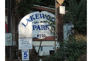 Lakewood Park Resort Apartments