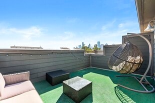 1925 Shearn St in Houston, TX - Building Photo