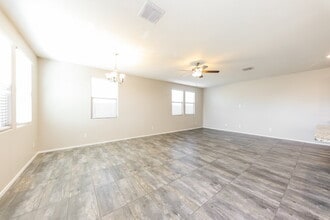 16667 W Sierra St in Surprise, AZ - Foto de edificio - Building Photo