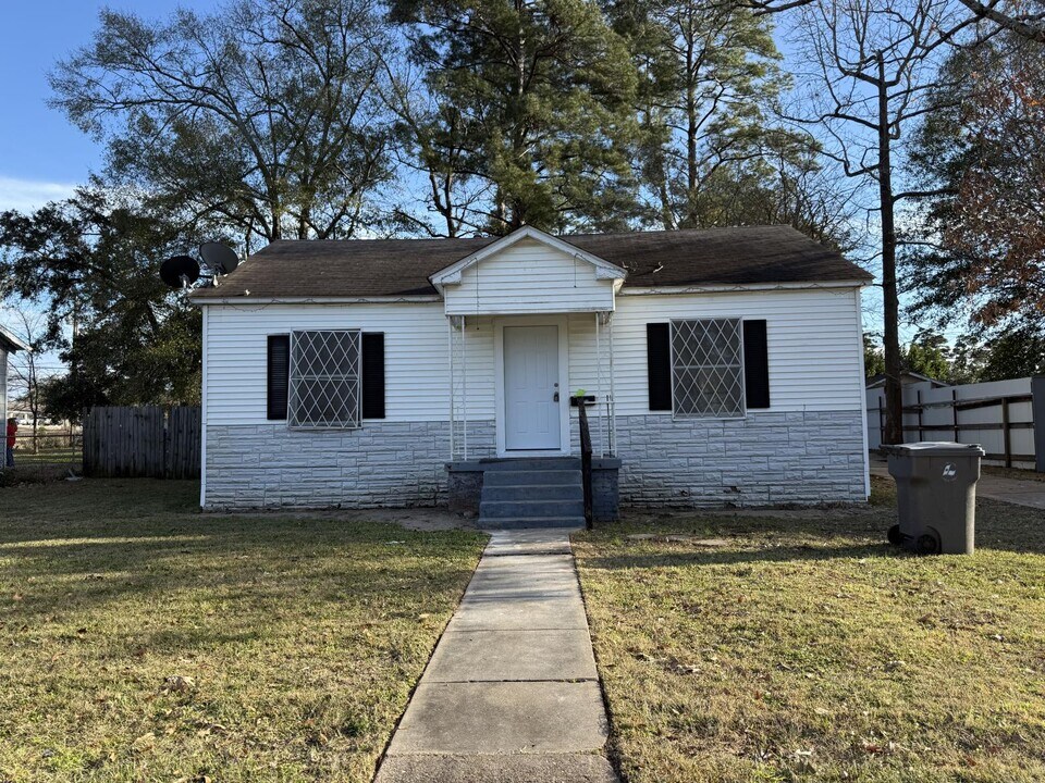 810 Martha St in Lufkin, TX - Building Photo