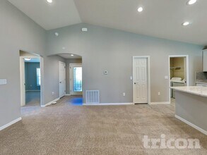 887 Orleans Dr in Eagle Lake, FL - Foto de edificio - Building Photo