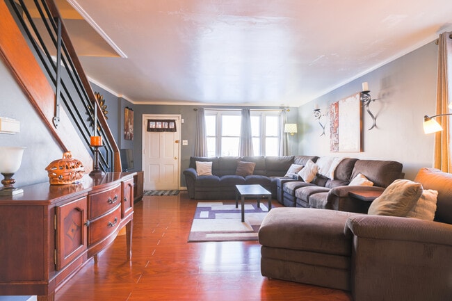 960 Tyson Ave