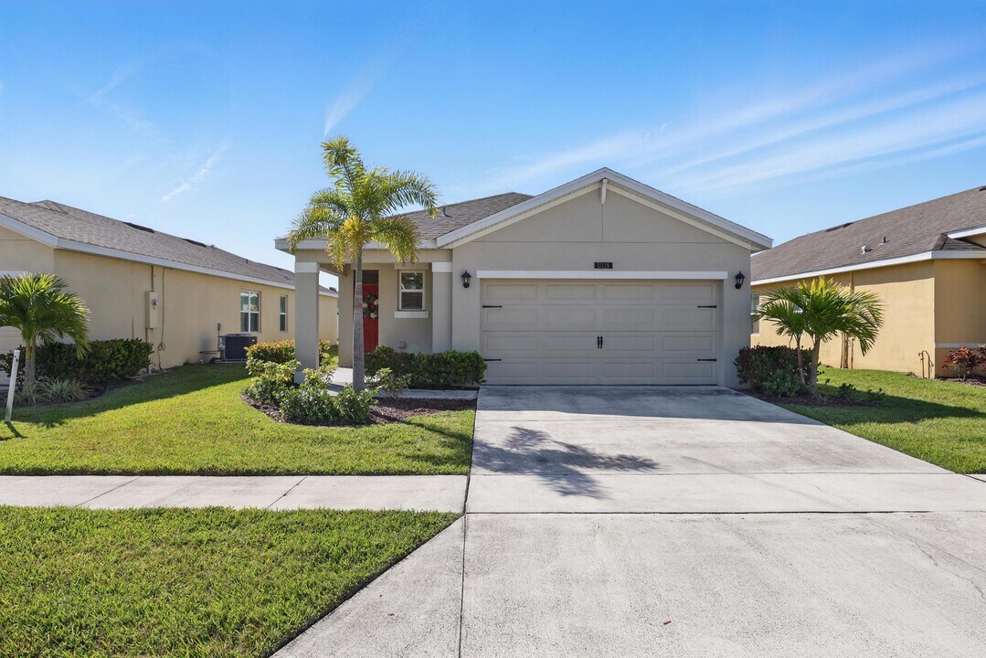 11339 SW Patterson St in Port St. Lucie, FL - Building Photo