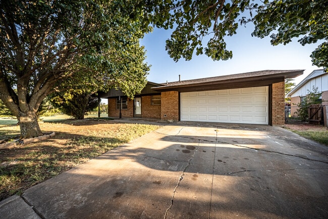 property at 5011 SE Avalon Ave