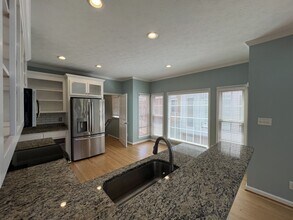 130 Nat Turner Blvd in Newport News, VA - Building Photo - Building Photo