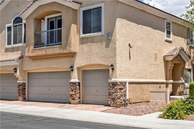 property at 3520 Glorious Iris Pl