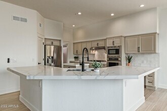 13761 E Lupine Ave in Scottsdale, AZ - Building Photo - Building Photo