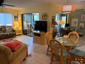 2729 Countryside Blvd, Unit #106 in Clearwater, FL - Building Photo - Building Photo