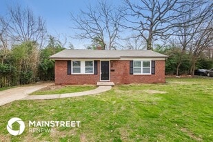 651 Reeves Ct in Charlotte, NC - Building Photo