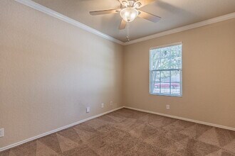 2218 York Bend in San Antonio, TX - Building Photo - Building Photo