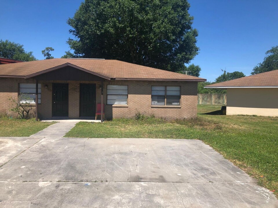 2850 8 Iron Dr in Lakeland, FL - Building Photo