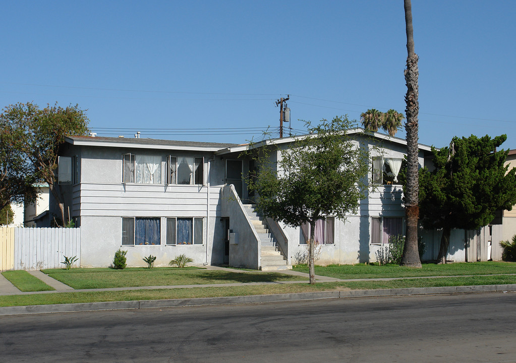 2526 S Rosewood Ave in Santa Ana, CA - Building Photo