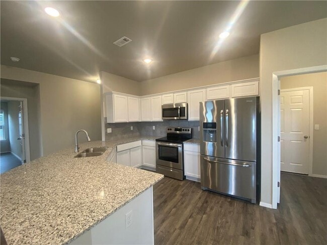 2834 W Emil Dr in Fayetteville, AR - Building Photo - Building Photo