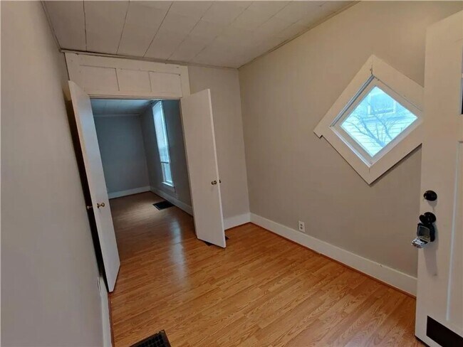 406 W Franklin St in Shelbyville, IN - Building Photo - Building Photo