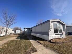 194 Pam Ct in Moscow Mills, MO - Building Photo