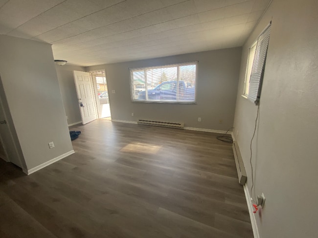 501 E Staat St in Fortville, IN - Foto de edificio - Building Photo