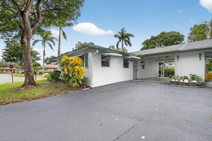 801 Meadowlark Ln in Delray Beach, FL - Building Photo