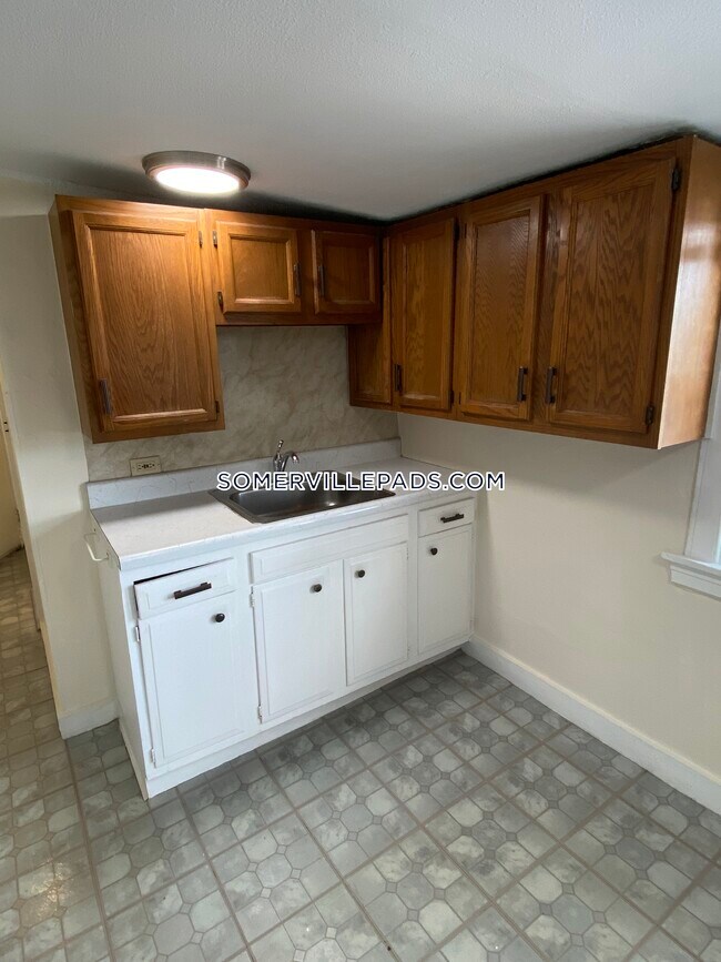 543 Broadway-Unit -3 in Somerville, MA - Building Photo - Building Photo
