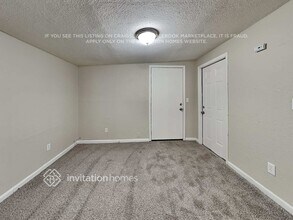 4102 N 71st Ln in Phoenix, AZ - Foto de edificio - Building Photo