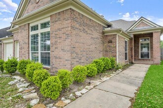 28507 Peper Hollow Ln in Spring, TX - Foto de edificio - Building Photo