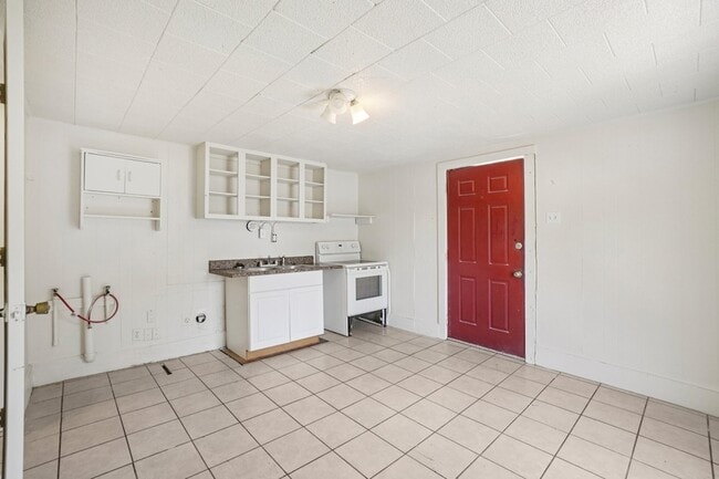 302 S Wood St, Unit 2 in Cleburne, TX - Building Photo - Building Photo