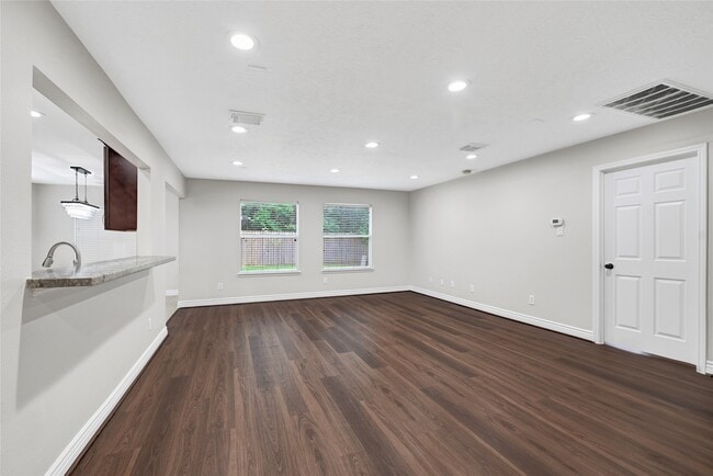5914 Shadow Creek Ct