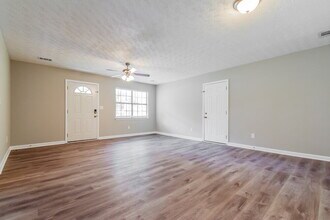 109 Clifford Ct in Stockbridge, GA - Building Photo - Building Photo