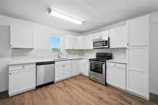 1206 S State Hwy 78 in Blue Ridge, TX - Building Photo