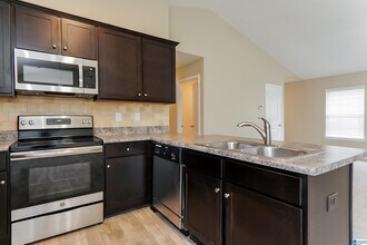 335 Village Dr in Calera, AL - Building Photo - Building Photo