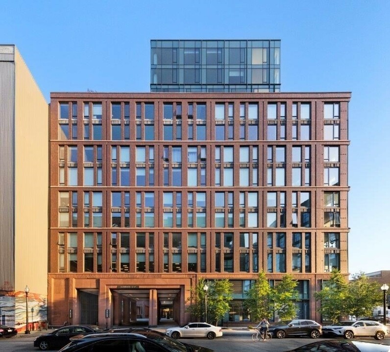 380 Harrison Ave in Boston, MA - Building Photo