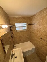 520 NW 97th St in Miami, FL - Building Photo - Building Photo