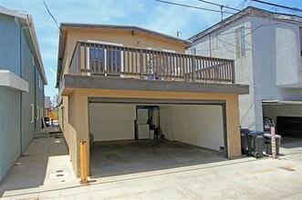 124 34th St in Newport Beach, CA - Building Photo - Building Photo
