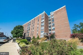 6100 Henry Ave, Unit 4I in Philadelphia, PA - Building Photo - Building Photo