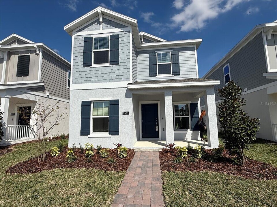 9563 Passaic Pkwy in Orlando, FL - Building Photo