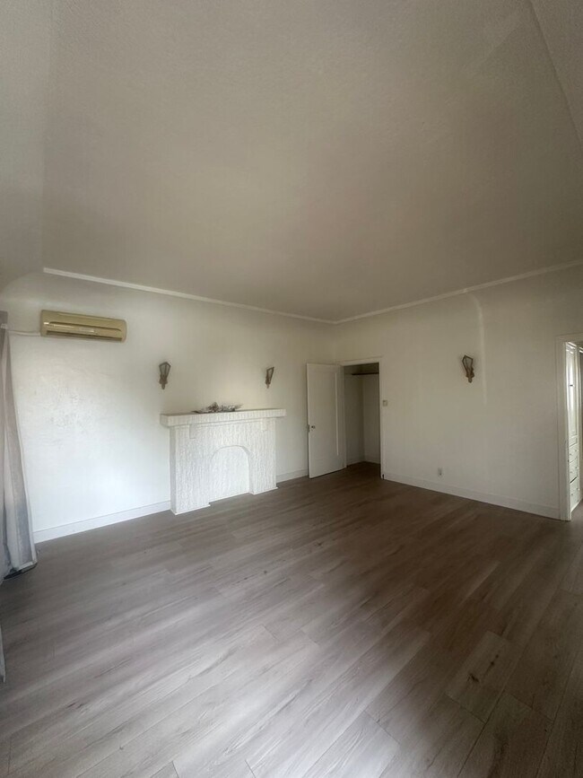 property at 701 Leonard Ave