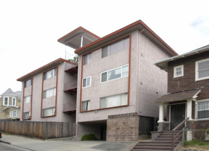 732 E 20th St in Oakland, CA - Building Photo - Building Photo