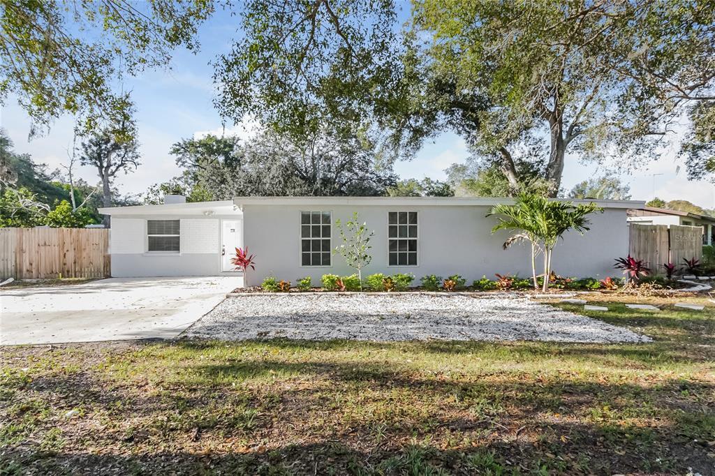 3504 Lokai Pl in Sarasota, FL - Building Photo