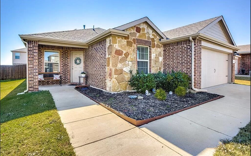 1817 Prairie View Dr in Princeton, TX - Building Photo