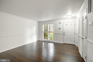 596 Coach Hill Ct in West Chester, PA - Building Photo