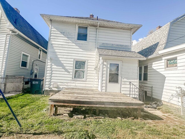 243 Valleywood Dr in Toledo, OH - Building Photo - Building Photo