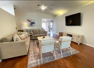 1012 Laurel Ave in Venice, FL - Foto de edificio - Building Photo