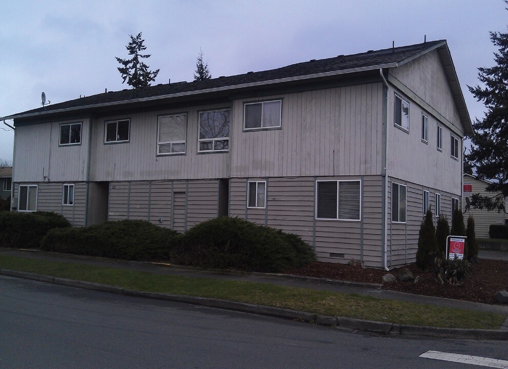 1602 B St SE Auburn, WA 98002 in Auburn, WA - Foto de edificio
